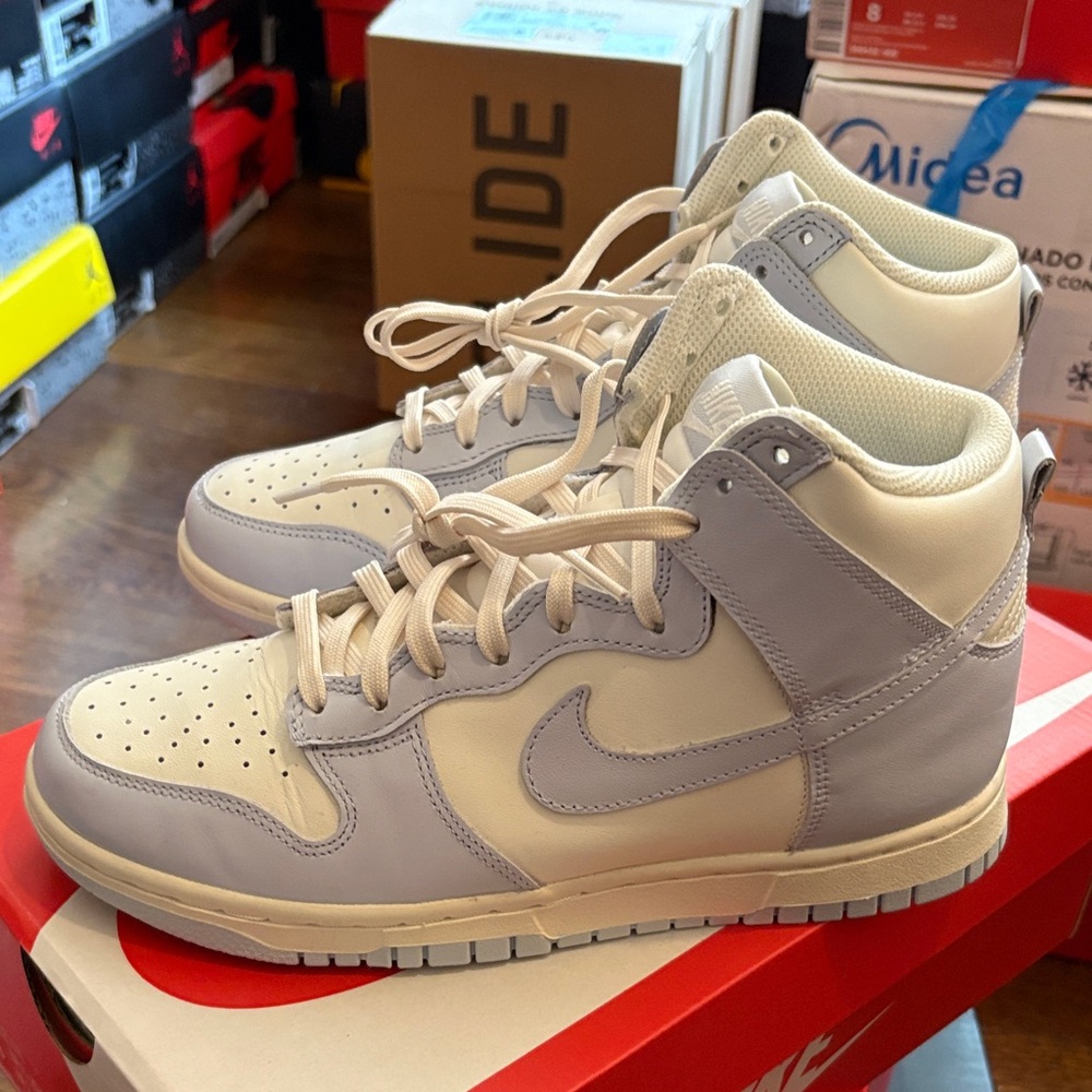Nike Dunk High - image 3